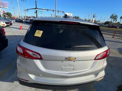 Used 2021 Chevrolet Equinox LS w/ LS Convenience Package FWD image 5