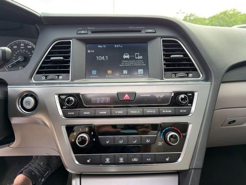 Used 2017 Hyundai Sonata Sport w/ Value Edition Package 02 FWD image 18