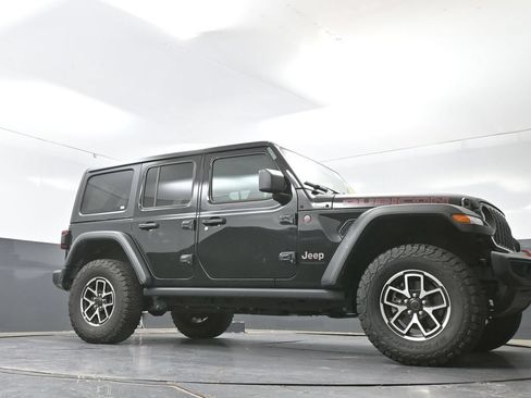 Used 2025 Jeep Wrangler Unlimited Rubicon AWD/4WD image 25