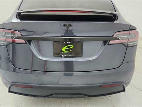 Used 2022 Tesla Model X Base image 11