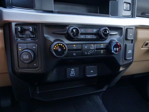 Used 2026 Ford F450 XLT w/ 360-Degree Camera Package AWD/4WD image 19