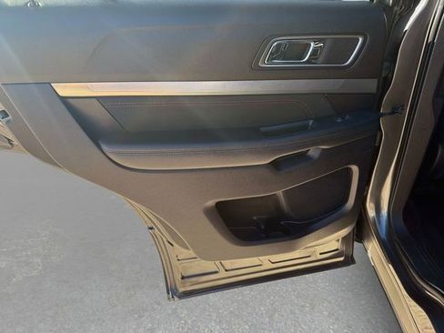 Used 2019 Ford Explorer XLT w/ Equipment Group 202A AWD/4WD image 12