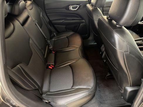 Used 2023 Jeep Compass Latitude w/ Sun and Sound Group AWD/4WD image 28