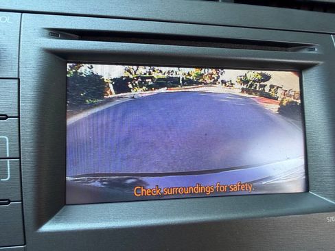 Used 2015 Toyota Prius Two w/ Preferred Accessory Package FWD image 31