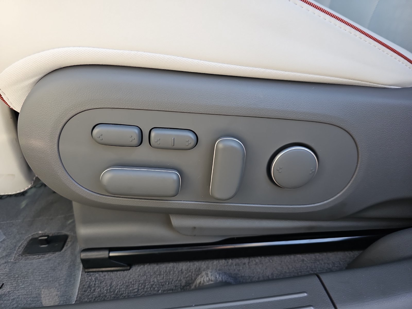 Certified 2024 Hyundai Ioniq 5 Limited RWD image 36