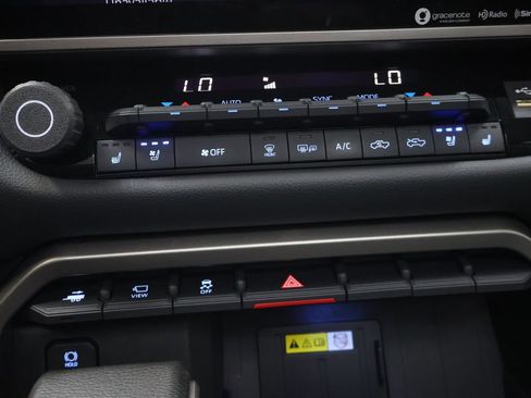 Used 2023 Toyota Tundra Limited AWD/4WD image 25