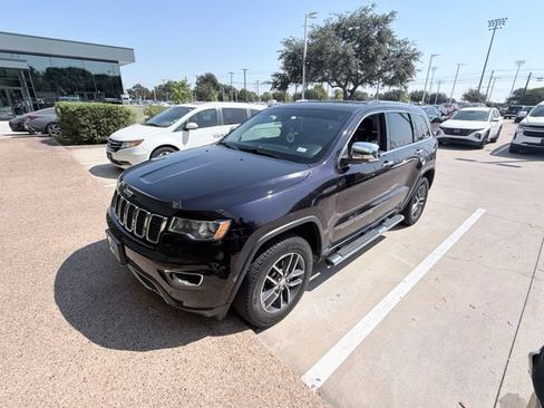 Used 2018 Jeep Grand Cherokee Limited RWD image 2