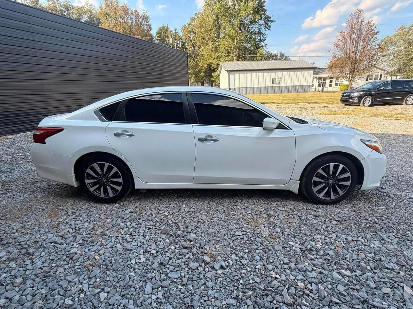 Used 2016 Nissan Altima 2.5 SV FWD image 4