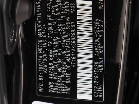 Used 2024 Toyota Camry SE image 30