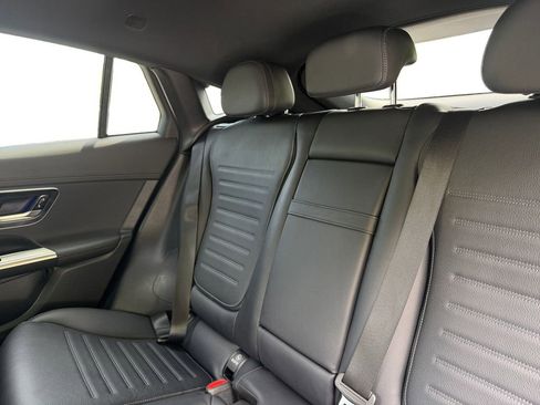 Used 2024 Mercedes-Benz GLC 300 4MATIC image 13