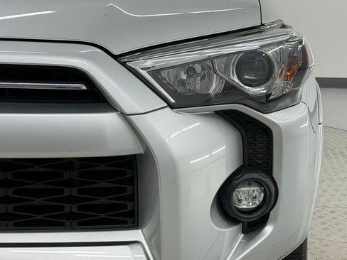 Used 2021 Toyota 4Runner TRD Off-Road Premium w/ Moonroof Package AWD/4WD image 12