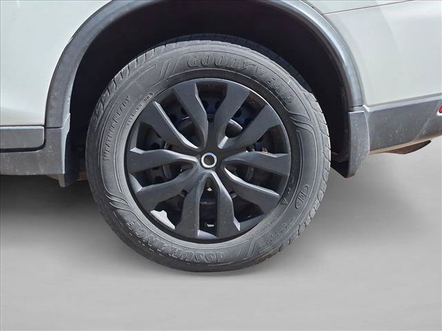 Used 2017 Nissan Rogue S AWD/4WD image 9