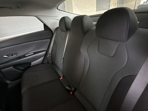 Used 2025 Hyundai Elantra SE FWD image 22