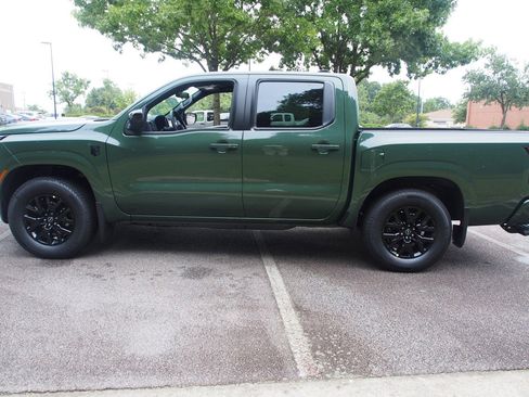 Used 2026 Nissan Frontier SV image 4