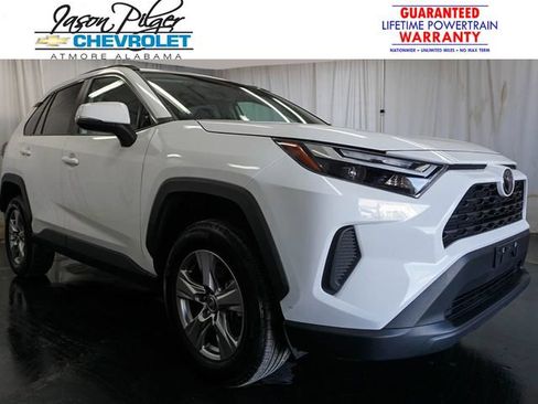 Used 2025 Toyota RAV4 XLE AWD/4WD image 1