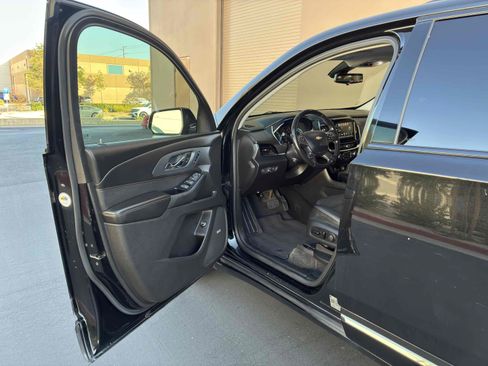 Used 2019 Chevrolet Traverse Premier w/ Redline Edition FWD image 41
