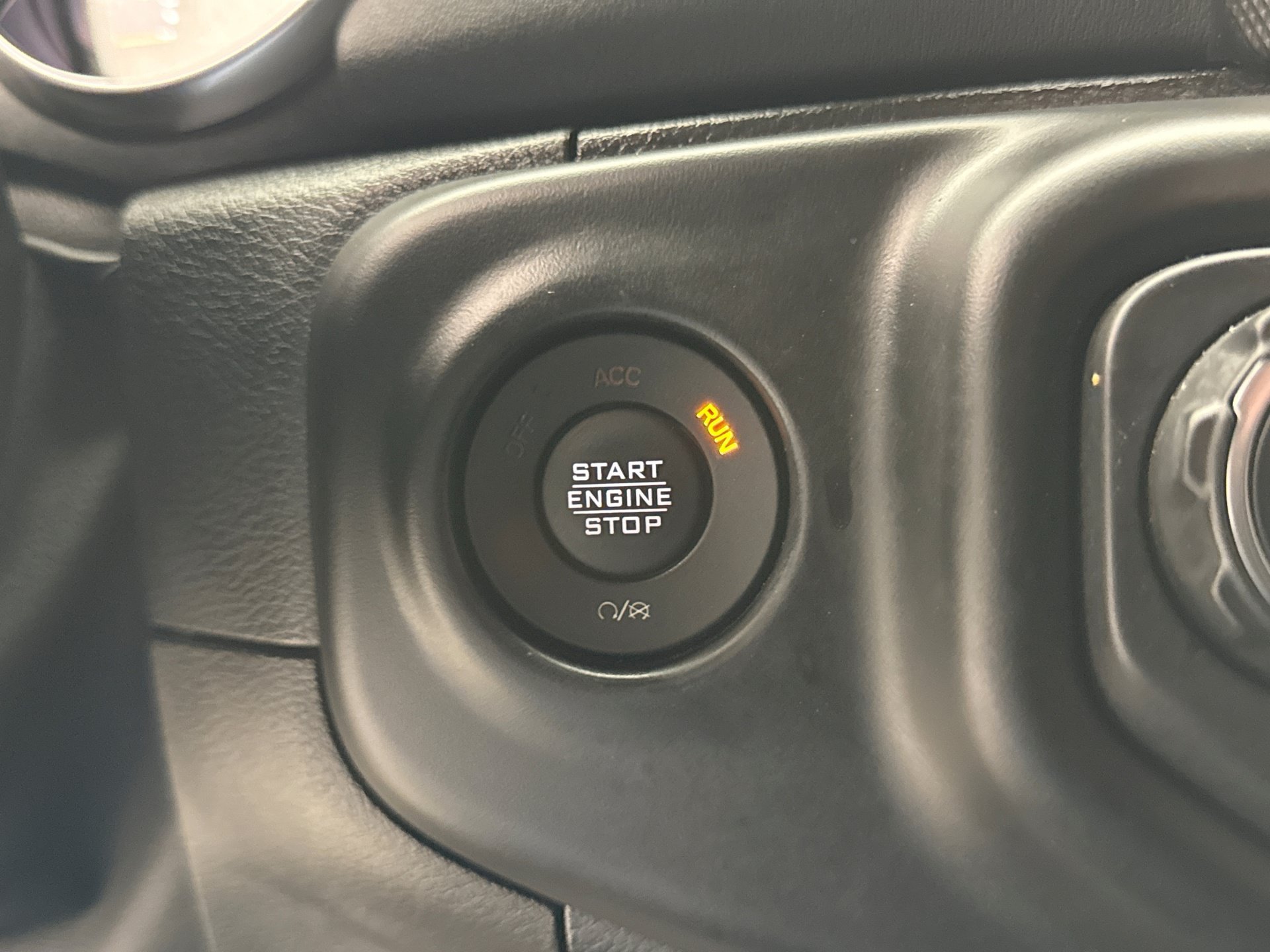 Used 2021 Jeep Wrangler Unlimited Sahara w/ Cold Weather Group AWD/4WD image 22