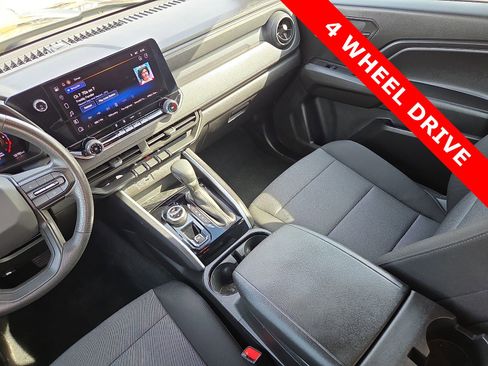 Used 2024 Chevrolet Colorado Trail Boss w/ Advanced Trailering Package image 12