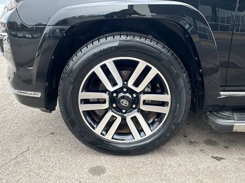 Used 2016 Toyota 4Runner SR5 image 9