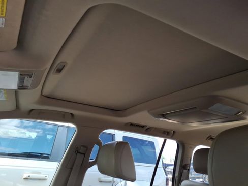 Used 2011 Toyota Land Cruiser w/ Upgrade Pkg AWD/4WD image 6