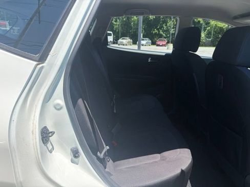 Used 2015 Nissan Rogue S AWD/4WD image 22