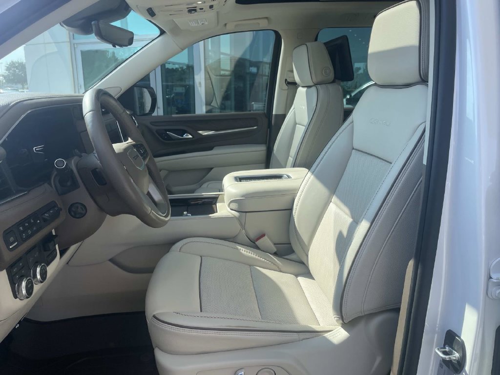 Used 2023 GMC Yukon Denali w/ Denali Reserve Package AWD/4WD image 20