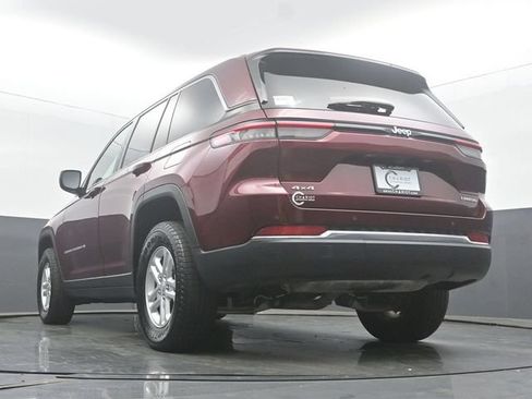 Used 2024 Jeep Grand Cherokee Laredo AWD/4WD image 47