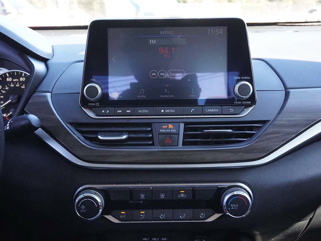Used 2024 Nissan Altima 2.5 SV AWD/4WD image 44