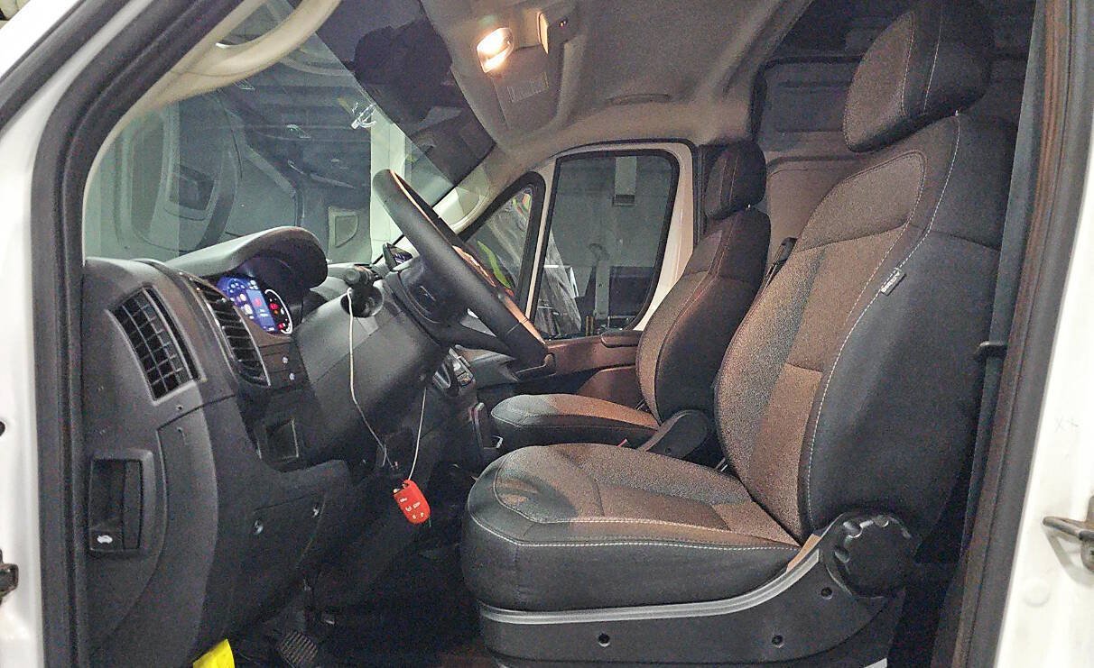 Used 2023 RAM ProMaster 2500 w/ Premium Convenience Group (B) FWD image 8