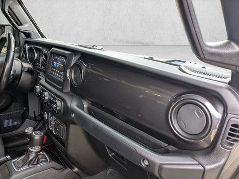 Certified 2020 Jeep Gladiator Sport image 21