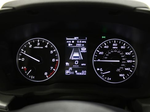 Used 2025 Subaru Crosstrek 2.0i Premium image 13