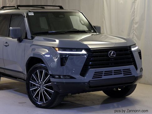 Used 2025 Lexus GX 550 w/ Accessory Package (2T) AWD/4WD image 2