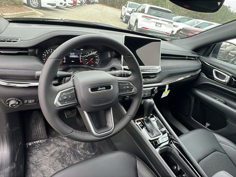 New 2026 Jeep Compass Latitude image 20