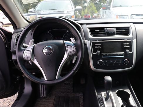 Used 2017 Nissan Altima 2.5 SR FWD image 8