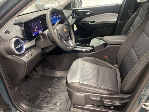 New 2026 Chevrolet Trax LT w/ Driver Confidence Package FWD image 22
