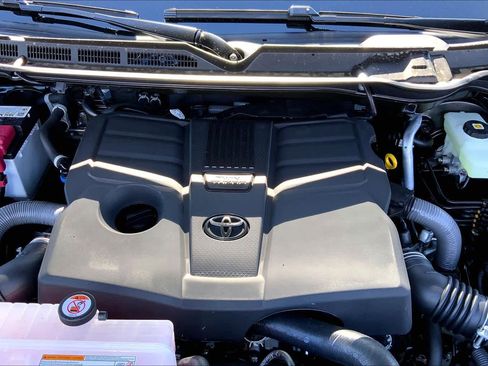 New 2026 Toyota Tundra Limited AWD/4WD image 16
