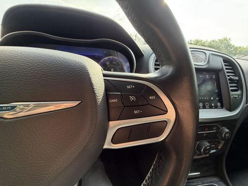Used 2019 Chrysler 300 Touring w/ Sport Appearance Package AWD/4WD image 19