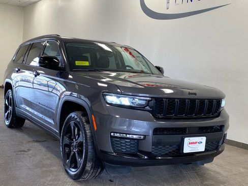 Used 2023 Jeep Grand Cherokee L Limited w/ Black Appearance Package image 2