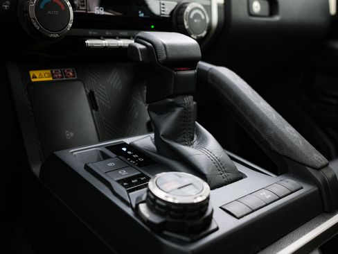 Used 2024 Toyota Tacoma TRD Off-Road image 26