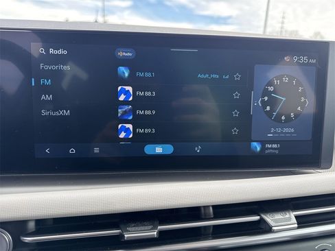 Used 2025 Hyundai Tucson SE image 16