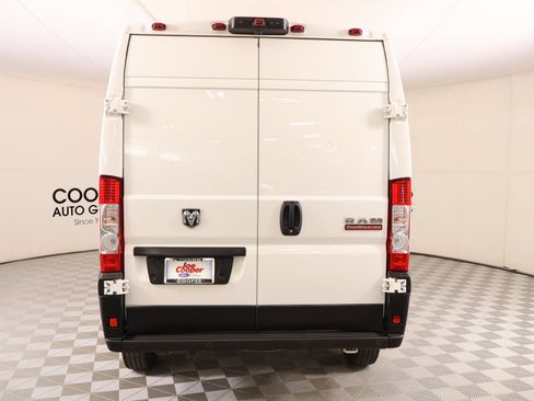Used 2021 RAM ProMaster 2500 w/ Convenience Group FWD image 18
