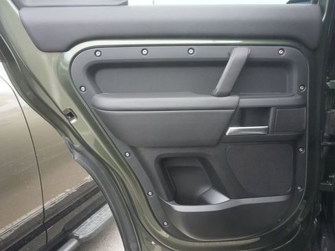 New 2026 Land Rover Defender 130 X-Dynamic SE image 28