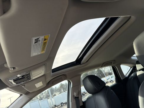 Certified 2025 Acura TLX w/Technology Package image 28