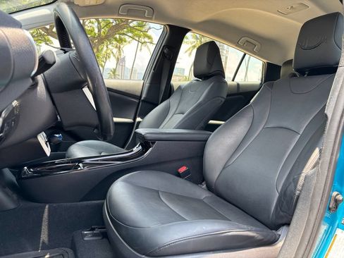 Used 2017 Toyota Prius Prime Advanced FWD image 8