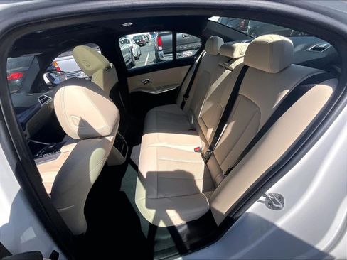 Used 2025 BMW 330i 330i w/ M Sport Package image 28