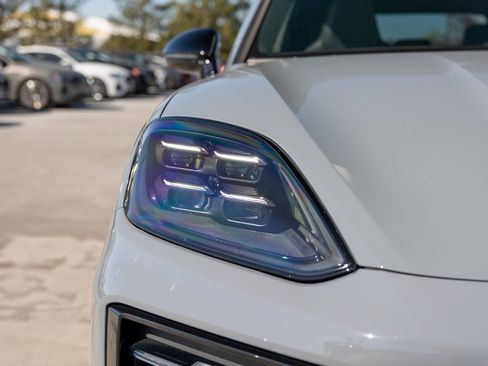 Certified 2025 Porsche Cayenne GTS image 29