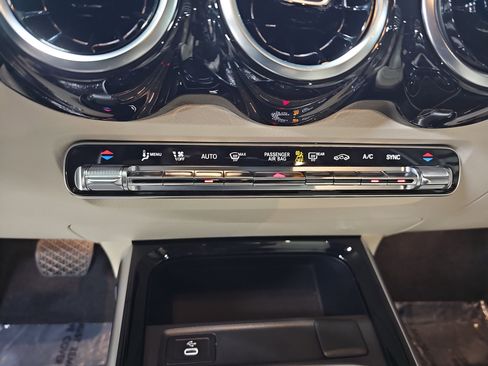 Certified 2026 Mercedes-Benz GLB 250 4MATIC image 22