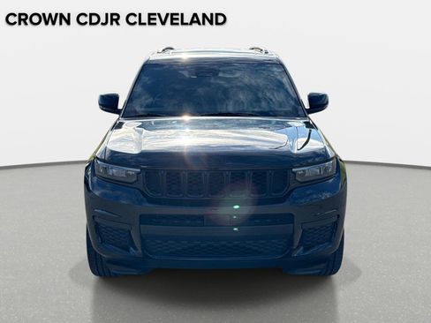 Used 2022 Jeep Grand Cherokee L Laredo image 9