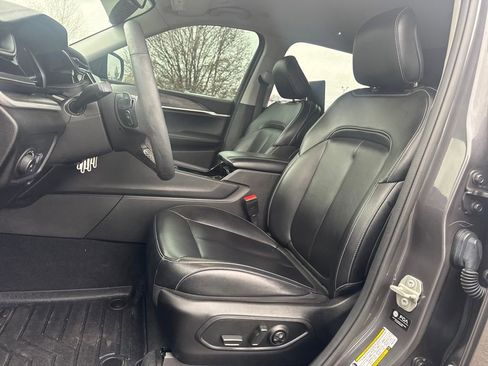 Used 2023 Jeep Grand Cherokee L Limited w/ Luxury Tech Group II image 19