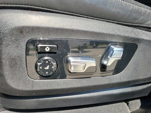 Used 2025 BMW X7 M60i AWD/4WD image 25